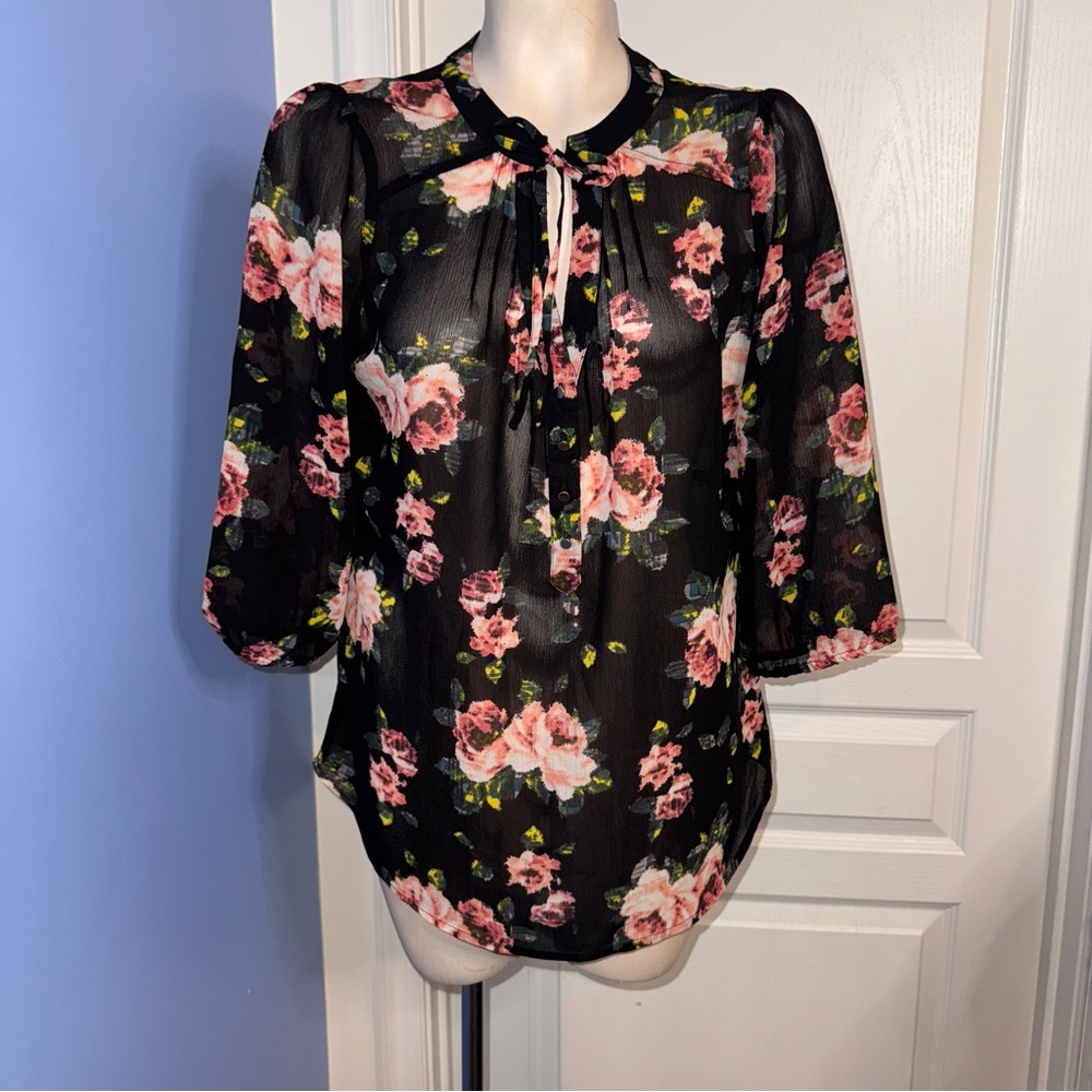 Princess Vera Wang Black Floral Blouse size Large